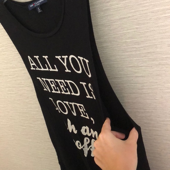 Graphic tank - Picture 3 of 3